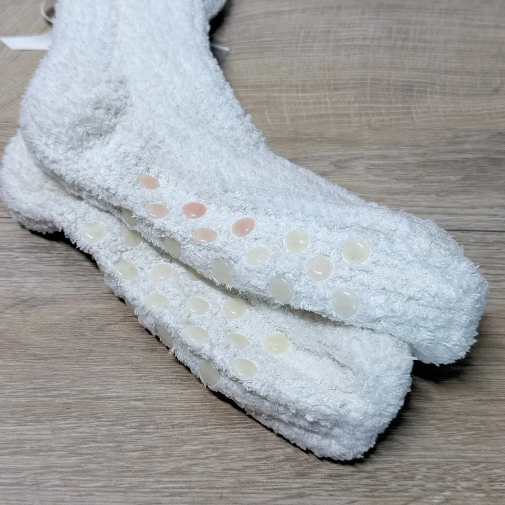 Bath & Body Works White Fuzzy Slipper Socks Non Skid Gripper Plush Cozy NWT